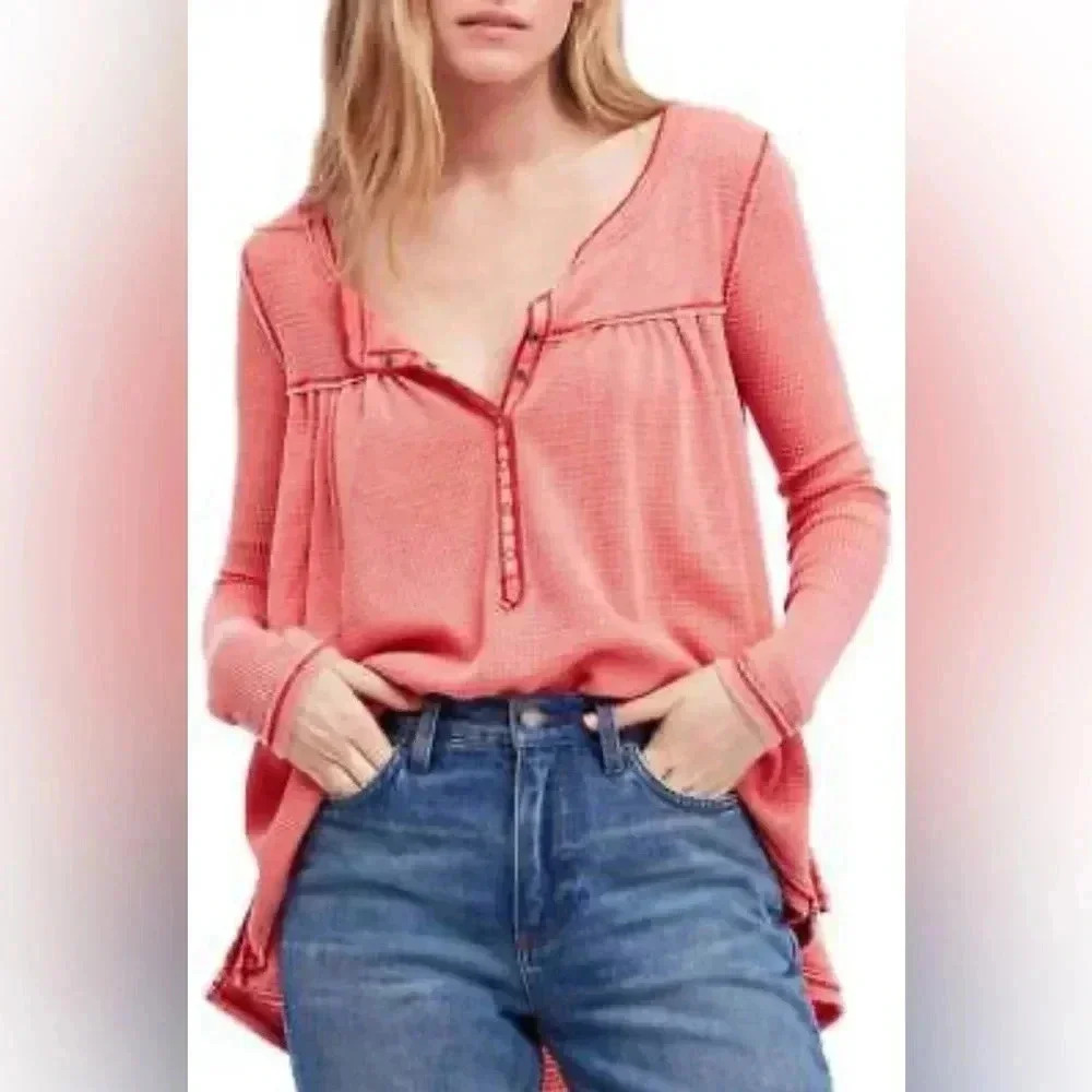 FREE PEOPLE Women’s Kai Thermal Henley Tunic Raw Hem Burnout Top Low Hem Melon S